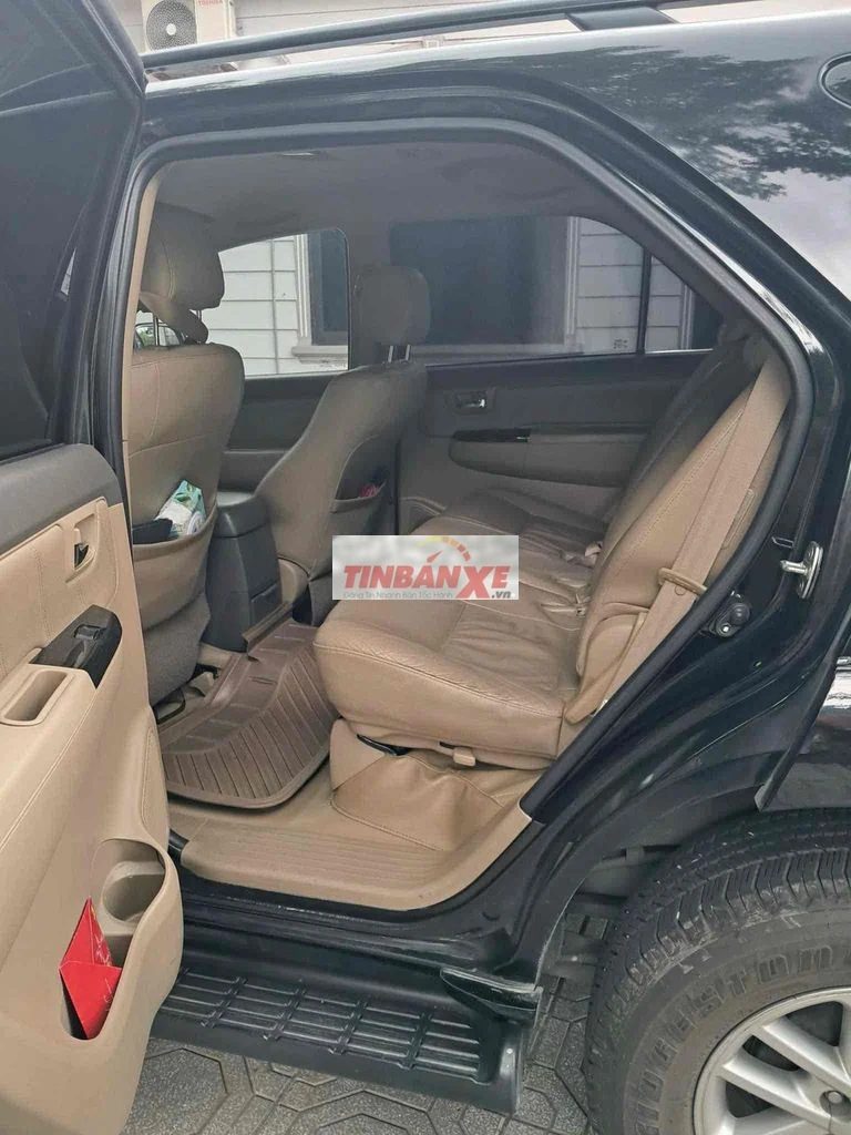 Toyota Fortuner 4x4 2013 Đen