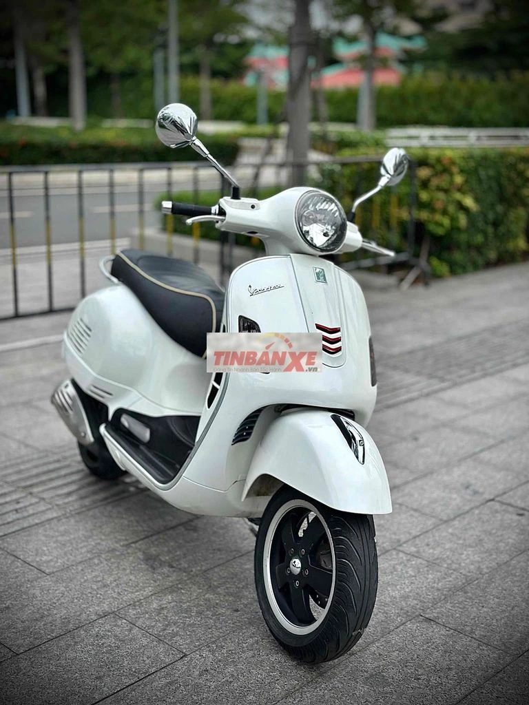 Piaggio Vespa GTS 125 2018 Trắng