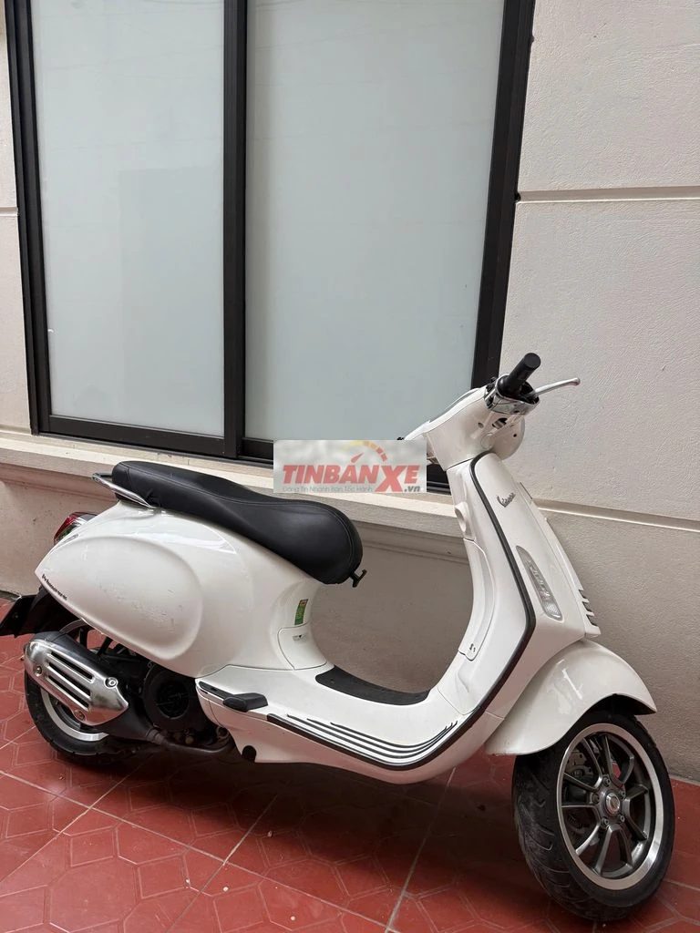 Piaggio Vespa Primavera Trắng Hà Nội