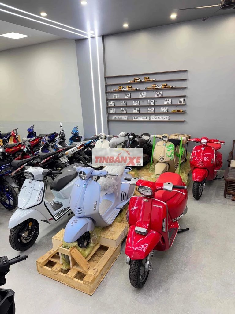 Vespa 946 155/125cc Horse Snake Dragon Ricordo Red