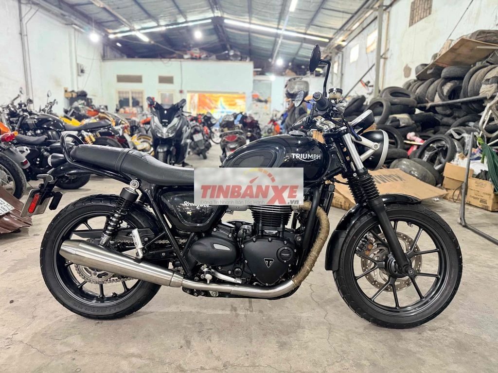 Triumph Street Twin 900 ABS 2017 England