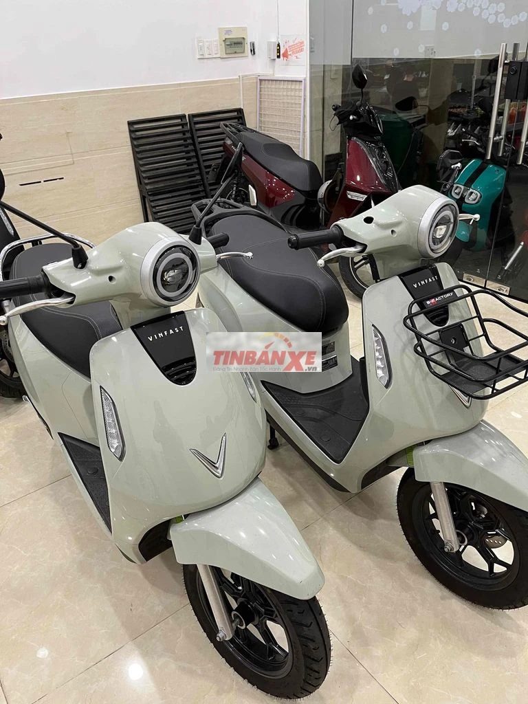 Xe máy điện VinFast Evo Max 2026 Xám