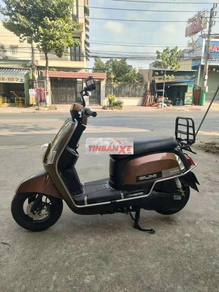 Yamaha Cuxi màu Nâu