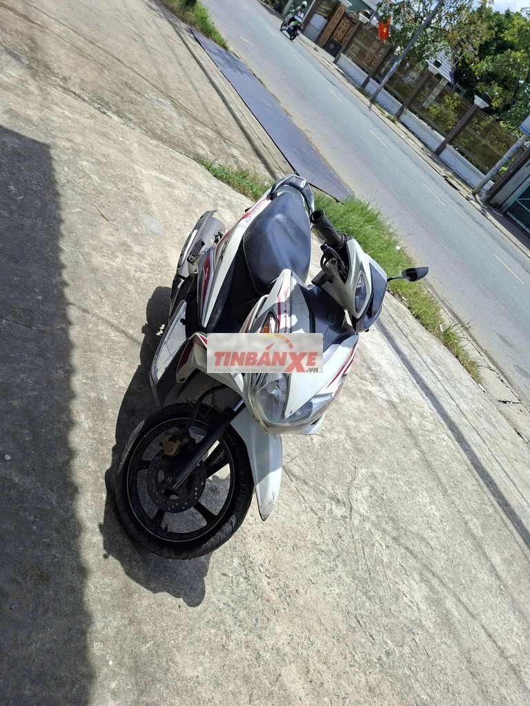 Yamaha Luvias 2013 Trắng