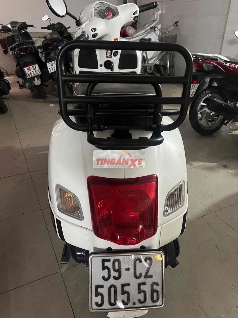 Piaggio Vespa GTS 2015 Trắng 150