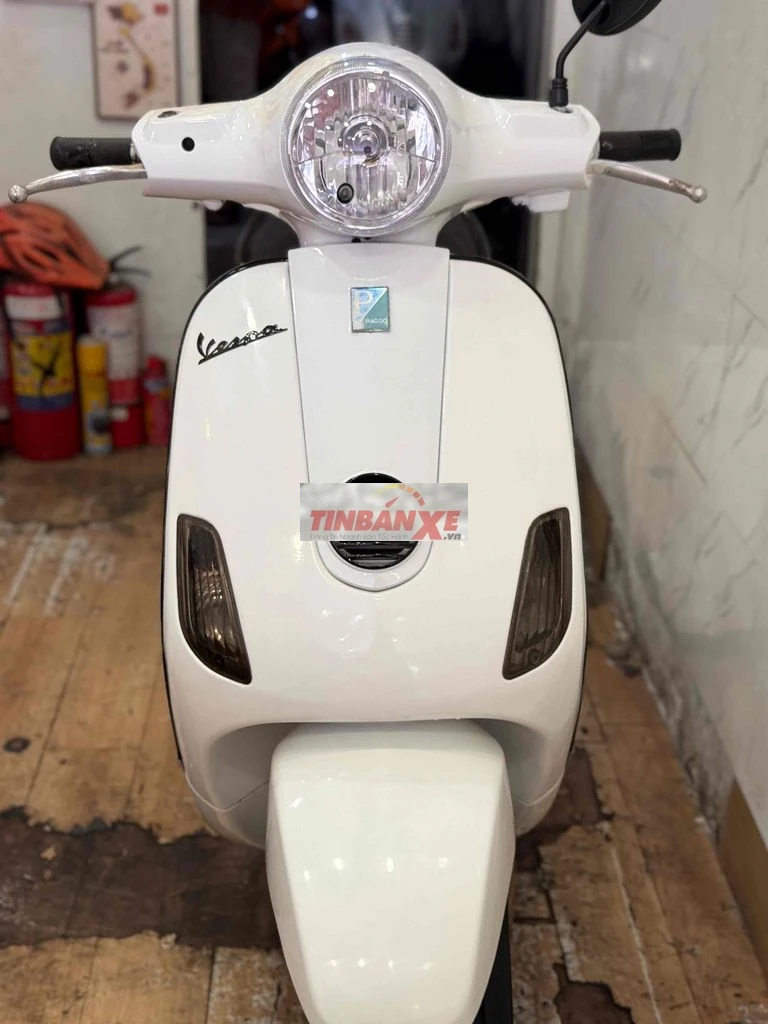 Vespa LX125ie 2012 Trắng . BSTP Chính Chủ