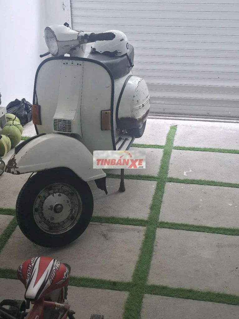 Vespa PX 1982 Trắng Cổ điển