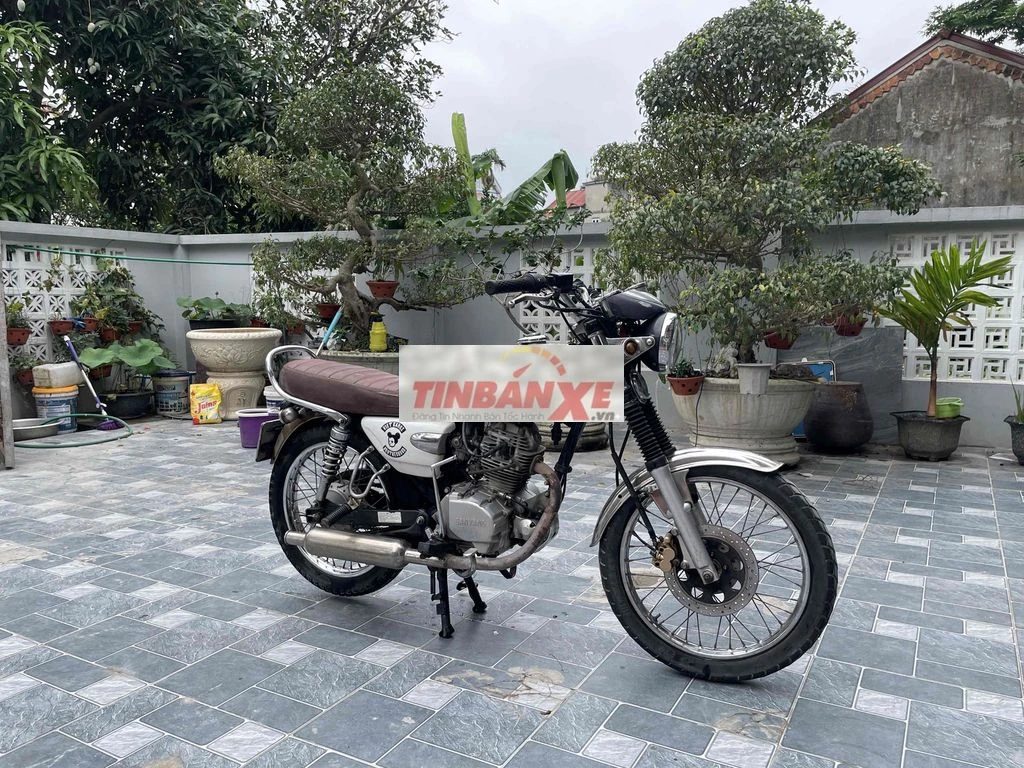 SYM Classic/Tracker 2018 Trắng