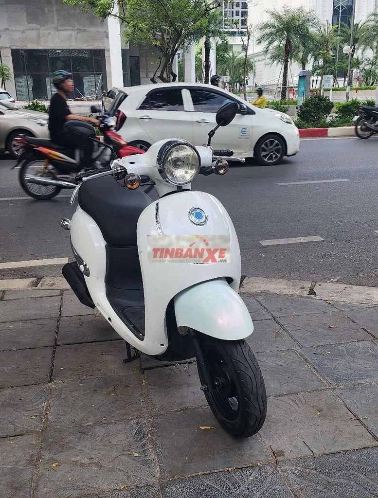 Girono 50cc màu trắng xe mới 100% biển Hà Nội