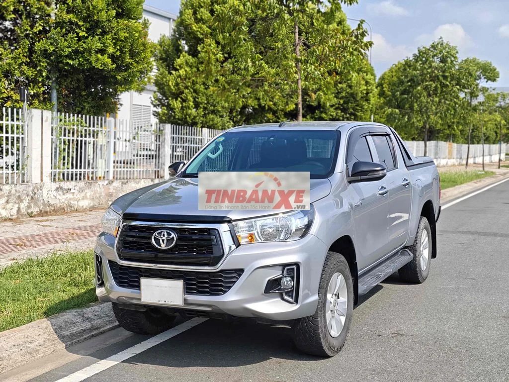 🔴 Toyota Hilux 2020 2.4 EAT Bạc