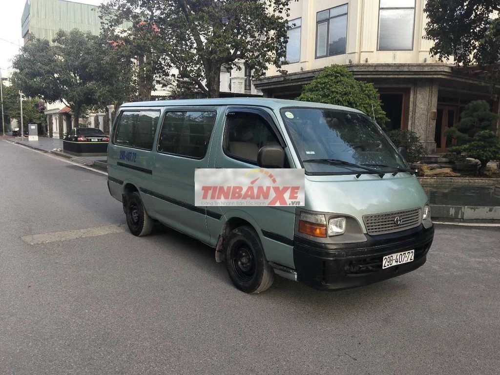 Toyota Hiace tải van