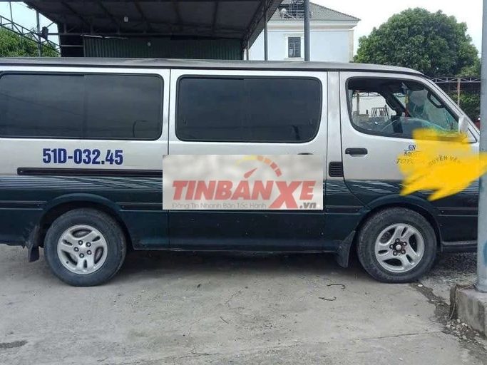 Toyota Hiace đầu 2002 Ghi Xanh 6 chỗ 27 vạn