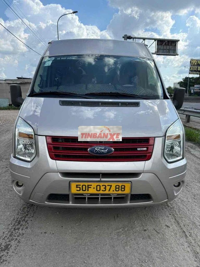 Ford Transit sx 2018 16 chỗ bảng trung.