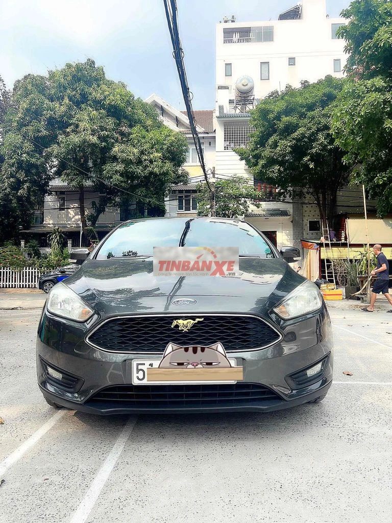 Ford Focus 2017 Xám Da bò 5 chỗ