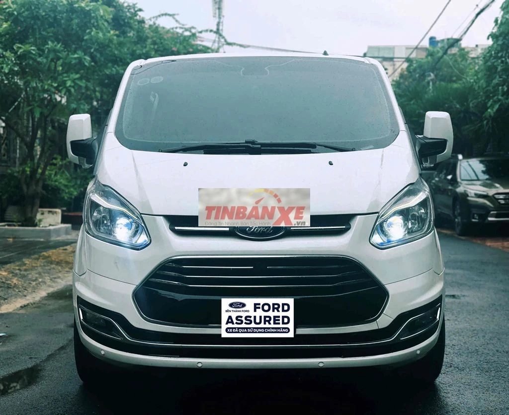 Ford Tourneo Titanium 2019 màu trắng 50.000km