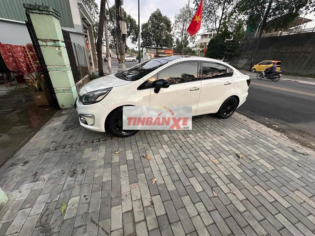 Kia Rio 2016 màu Trắng