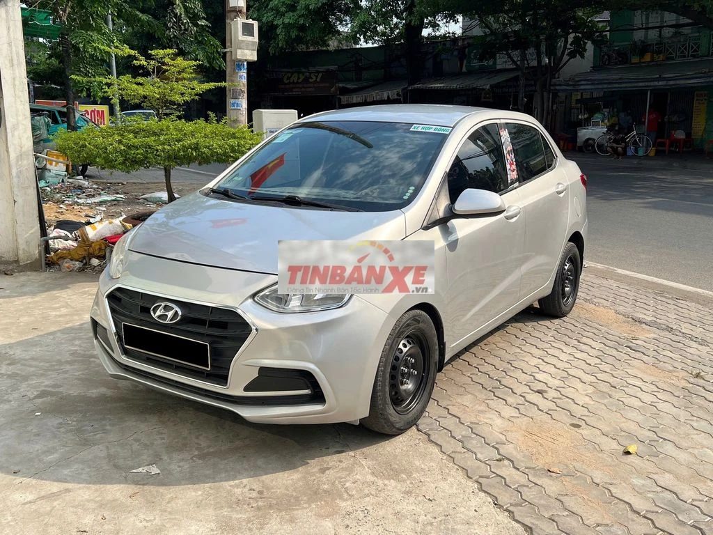 Hyundai Grand i10 model 2019 số sàn màu xám