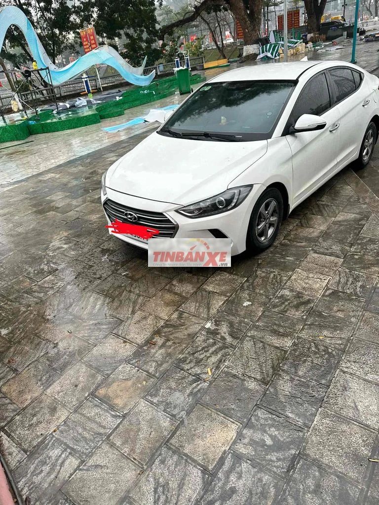 Hyundai Elantra Trắng Số sàn