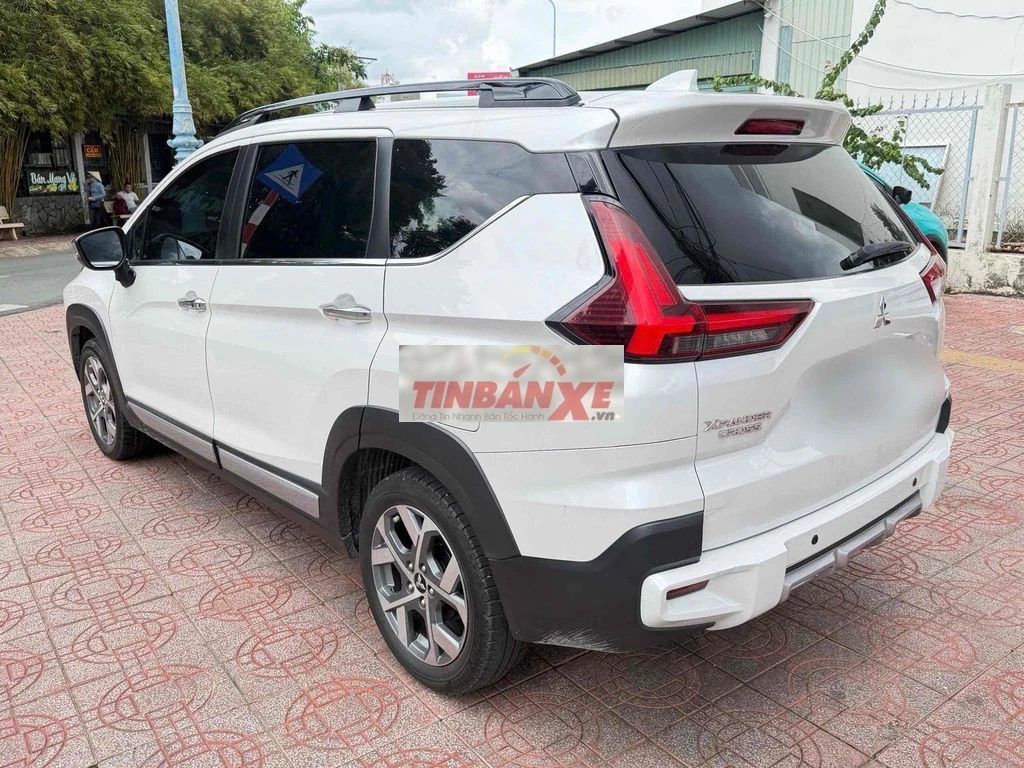 Xpander Cross Trắng 2025 1 đời chủ