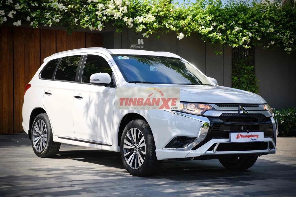 Mitsubishi Outlander 2023 CVT Trắng 49.000 KM