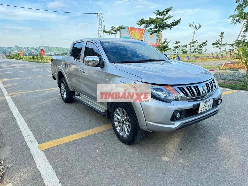 Mitsubishi Triton 2015 tự động Bạc