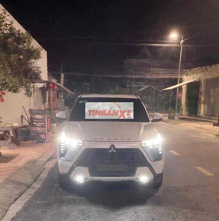 Mitsubishi Xforce Premium 2025 Trắng 7 chỗ