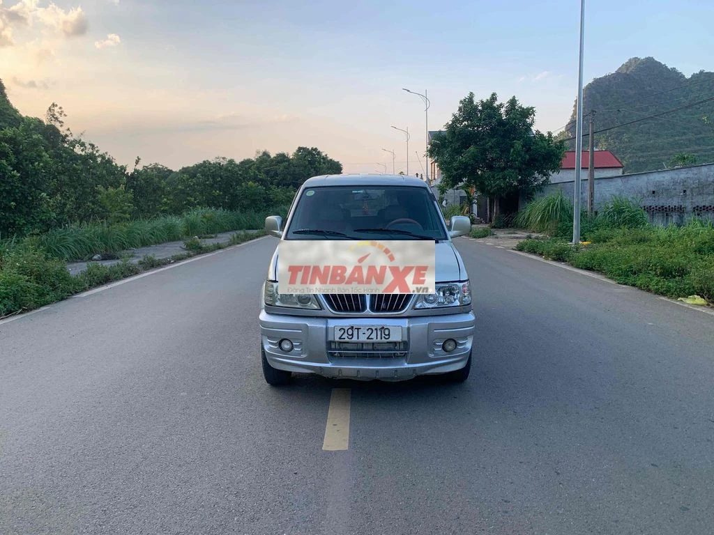 Mitsubishi Jolie Bạc