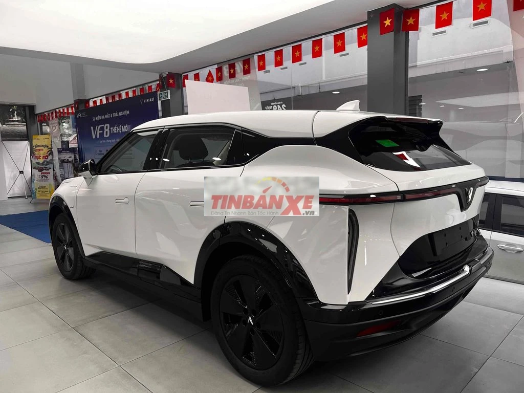 Vinfast VF7-Eco 2026 Trắng