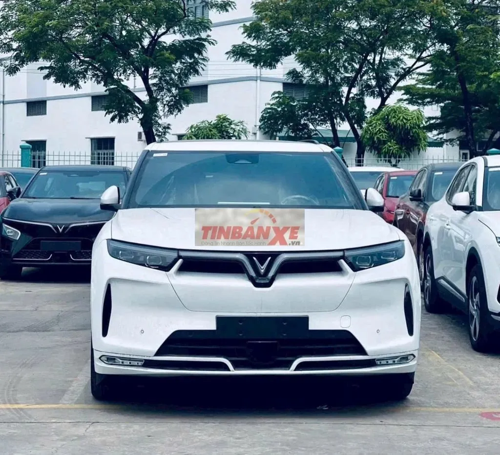VinFast VF9 SUV 7 chỗ Trắng, mới 100%, SIÊU ƯU ĐÃI