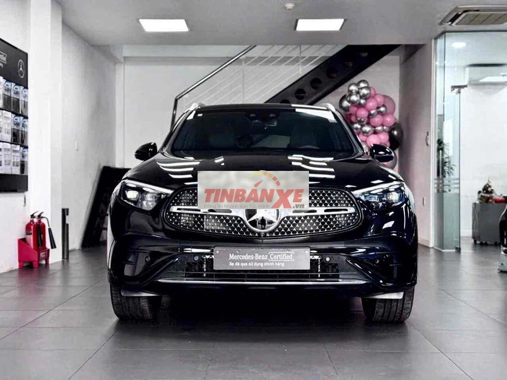 Mercedes-Benz GLC 300 2023 V1 siêu lướt
