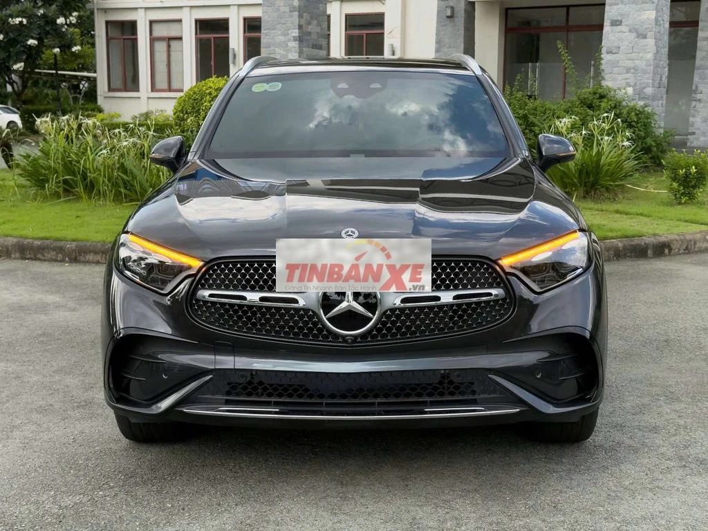 Mercedes GLC 300 4MATIC V1 model 2025 siêu lướt