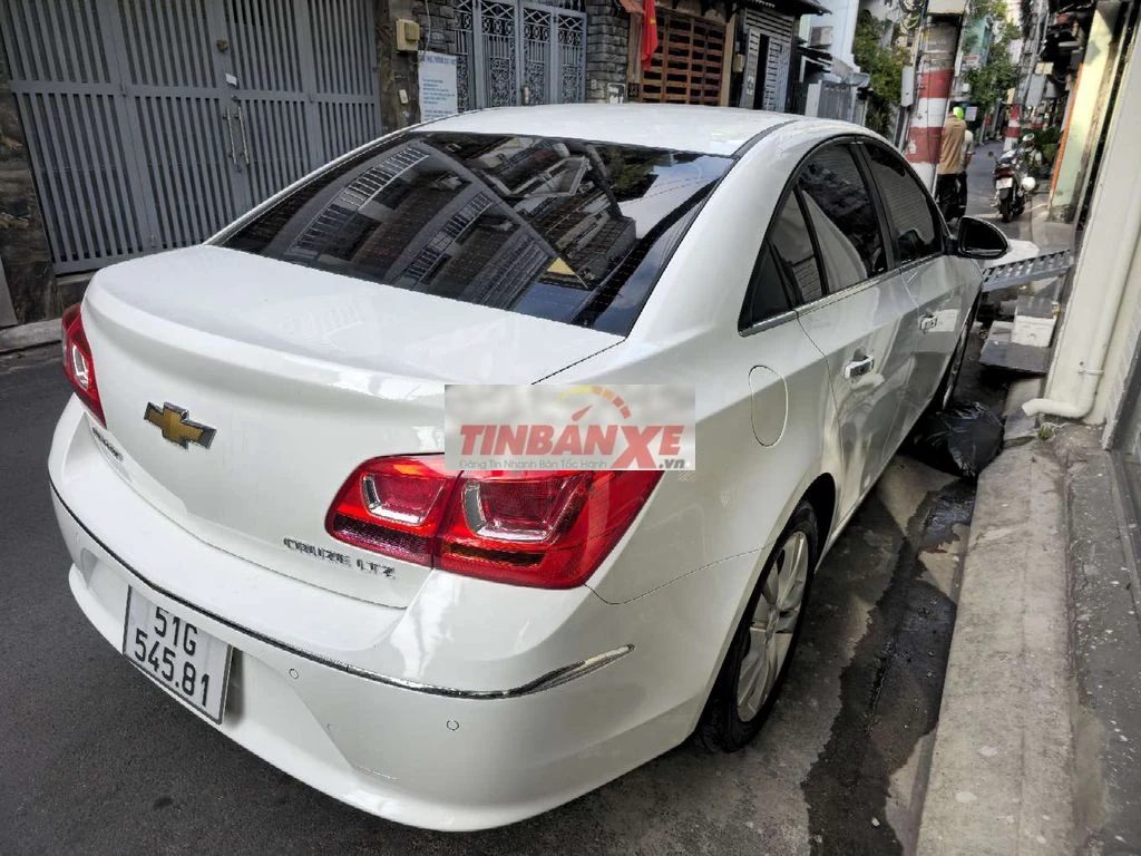 Chevrolet Cruze LTZ Mới khủng khiếp chạy 31k km