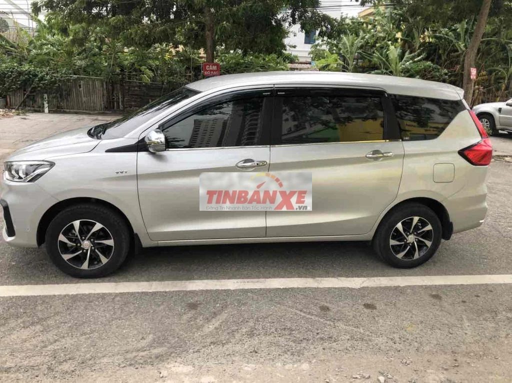 Suzuki Ertiga Bạc 7 chỗ