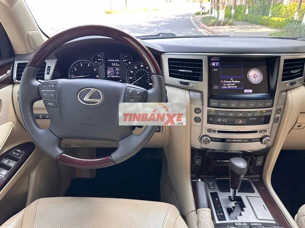 Lexus LX570 2012 Đen 20 vạn km