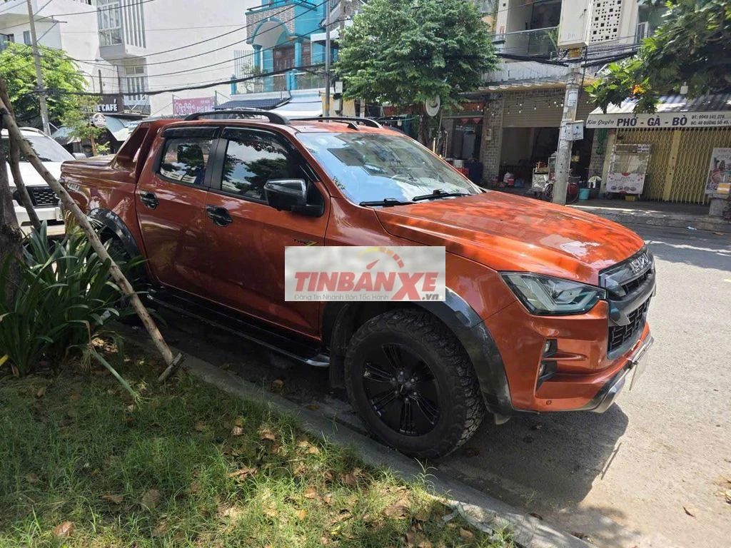 Isuzu D-Max Type Z 2 cầu 4x4 STD 21 Đkld 12/22