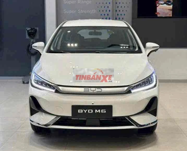BYD M6 giá tốt