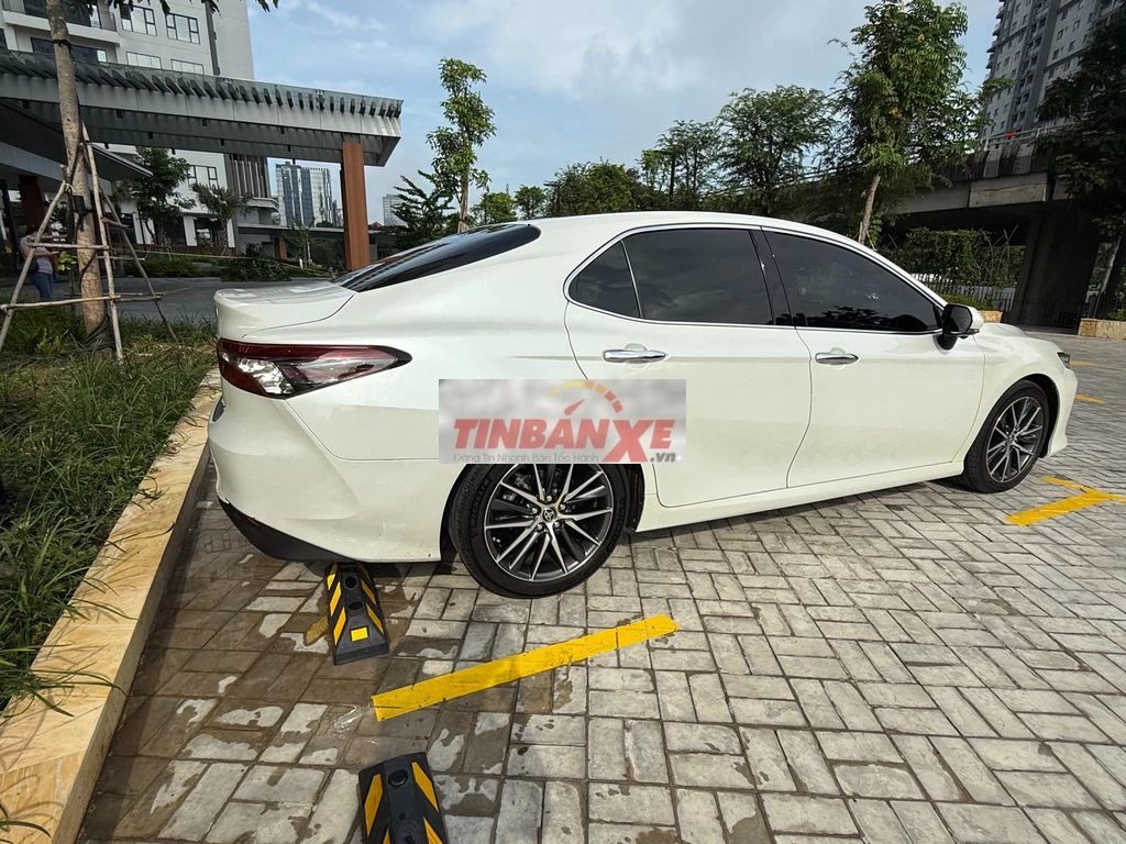 Toyota Camry 2.0Q 2022 Trắng 38.500 Km