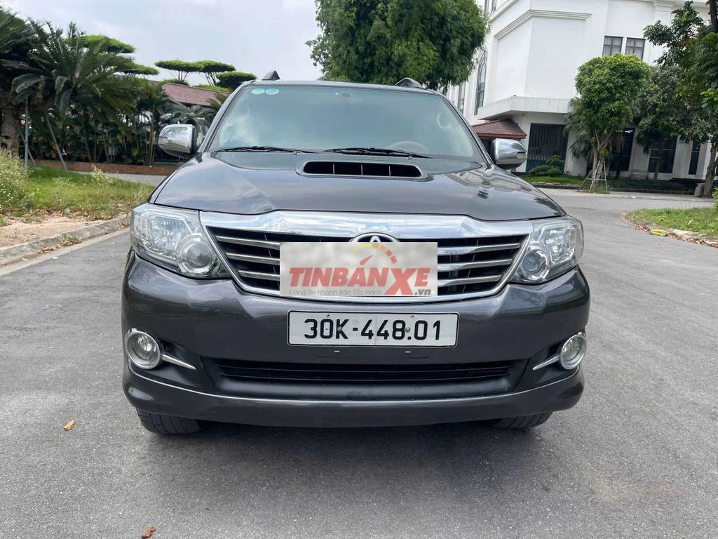 Toyota Fortuner 2015 Xám