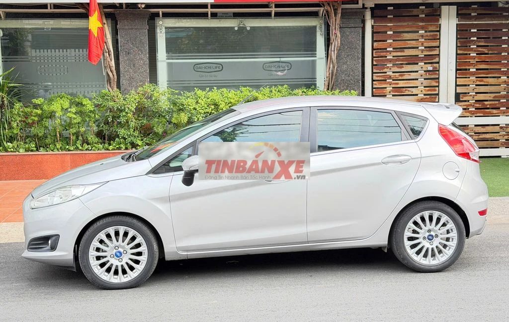 Ford Fiesta, bảo hành Ford 2027, xe nhỏ gọn đi phố