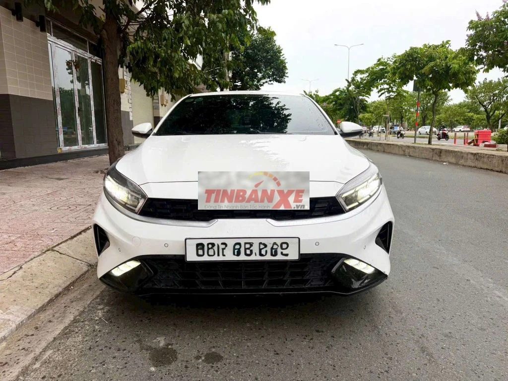 Kia K3 Premium 2.0 AT 2025 Trắng Lướt 16.000 Km