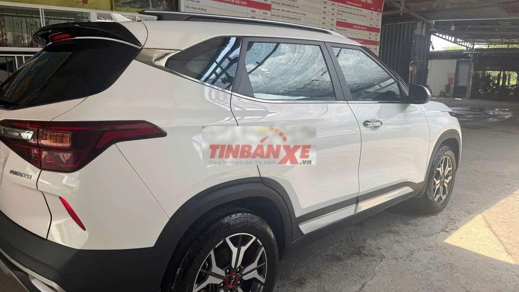 Kia Seltos Premium 2023 1.6 Trắng 24.000 km