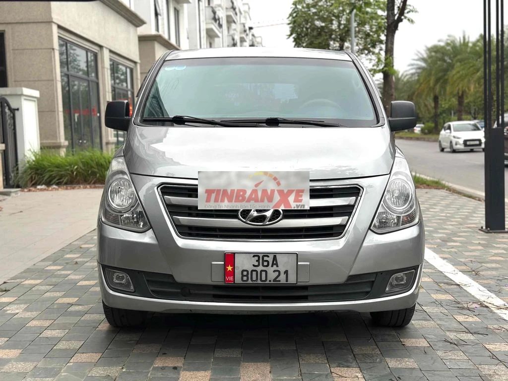 Hyundai Starex 2017 9 chỗ số sàn máy dầu 2017