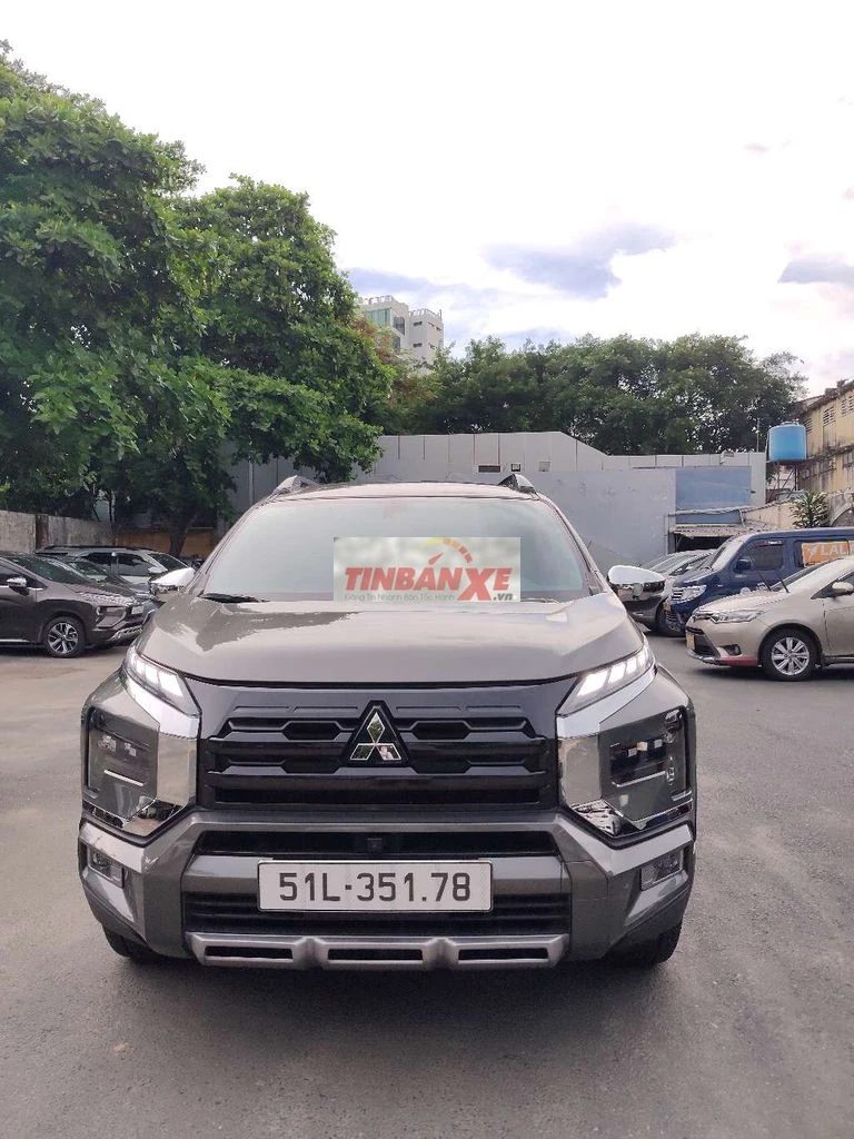 Mitsubishi Xpander Cross 2024 1.5 AT Premium.