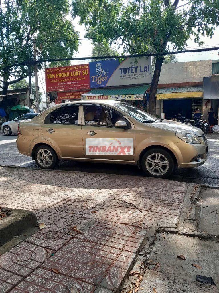 Chevrolet Aveo Vàng cát Số sàn Xe gia đình