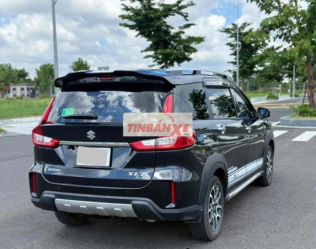 Suzuki XL7 2022 Đen 32.000km xe gia đình đi ít