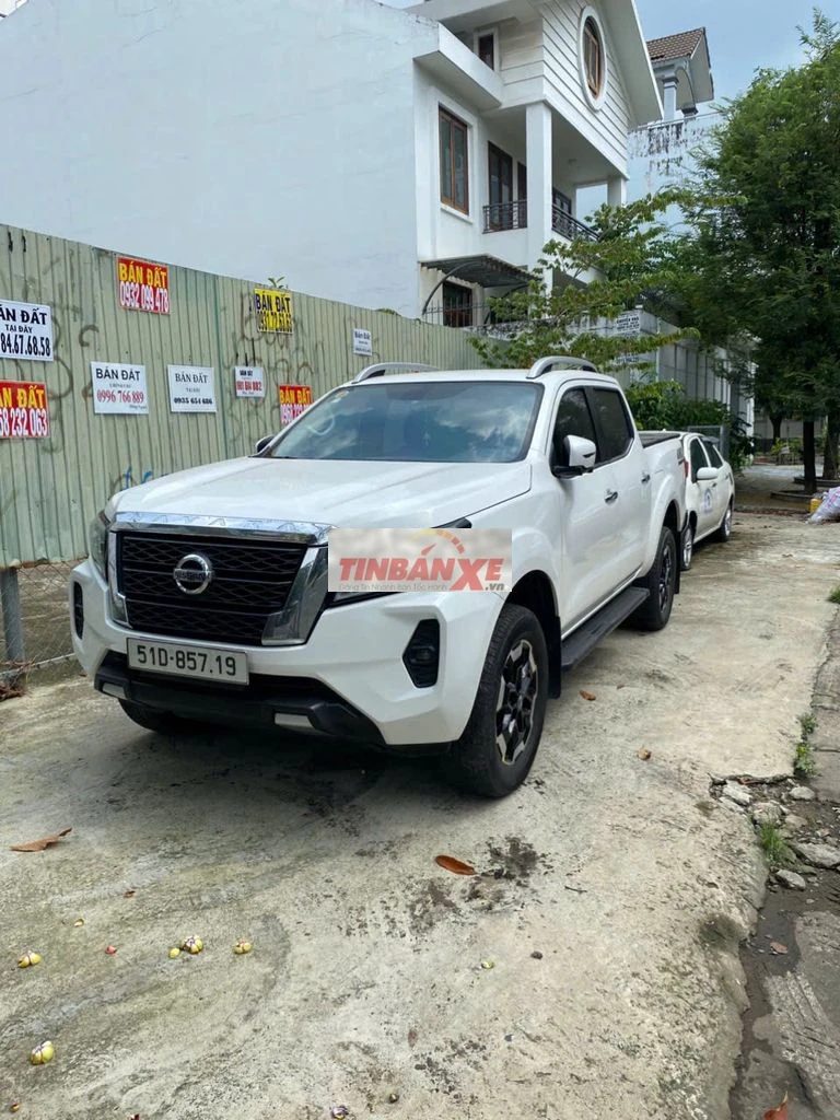 Nissan Navara VL 2.3 AT 4WD SX 2022, đăng ký 2024