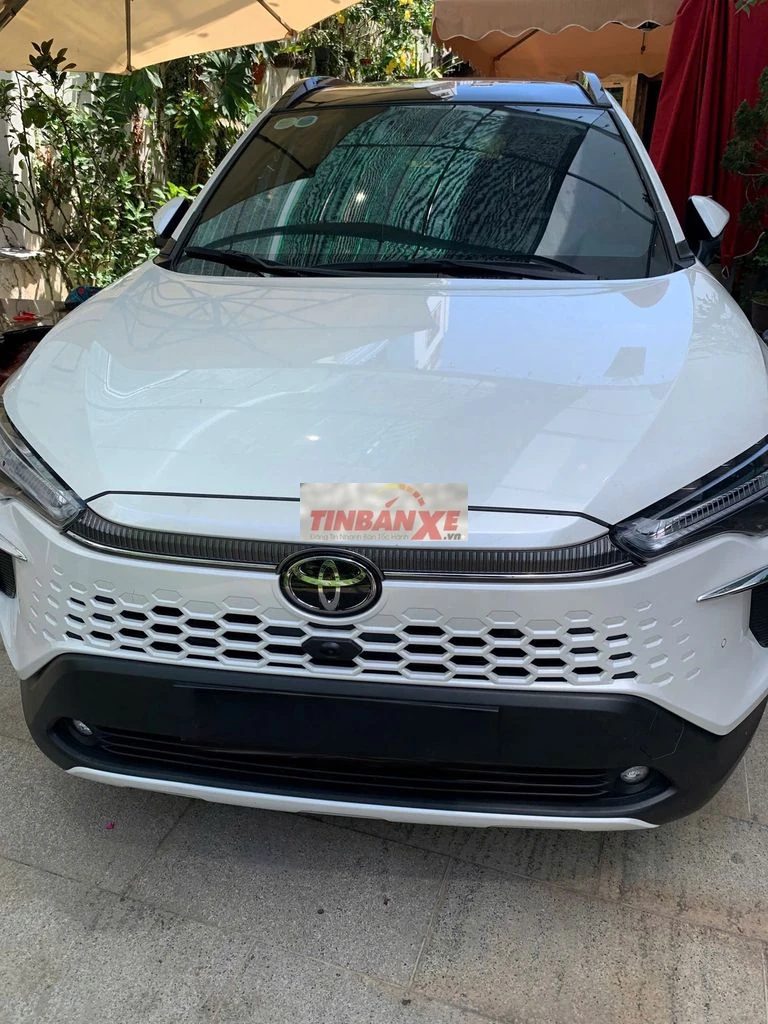 Toyota Cross 1.8V 2024 Trắng 1 vạn km