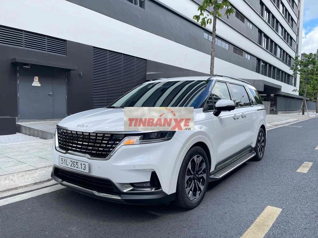 Kia Carnival 2.2d prenium 2024 trắng 67.000 km