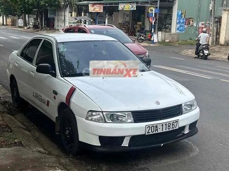 Mitsubishi Lancer 2000 Xăng 1.6L Trắng đã dọn đẹp