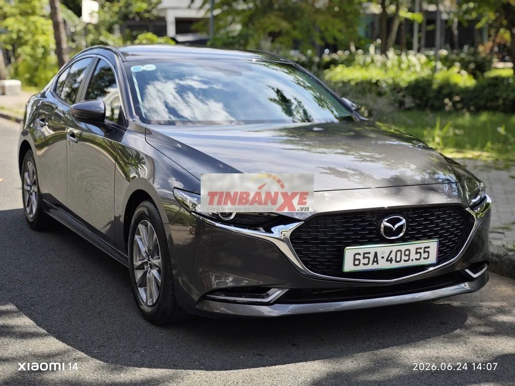 Mazda Mazda 3 Luxury 2023 Xám 33.000km